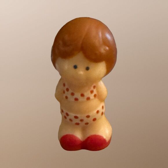 Vintage Lakeside Tub Town Mini Figure Girl in Polka Dot Swim Suit Red Shoes A8 - Picture 1 of 7